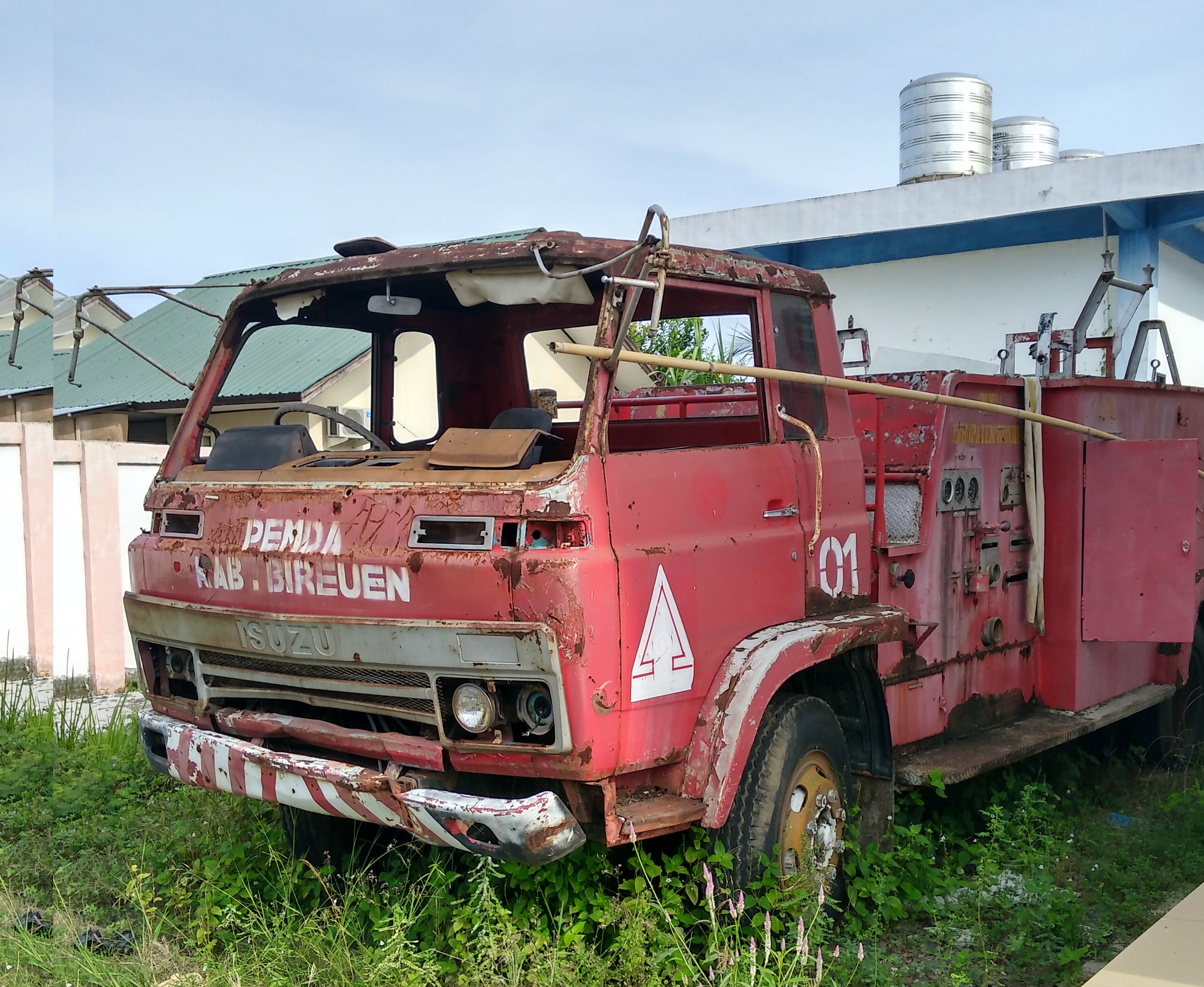 Abandoned Shit Weekly Contest - â„–.17 - 'Vehicles! Fire Truck' #